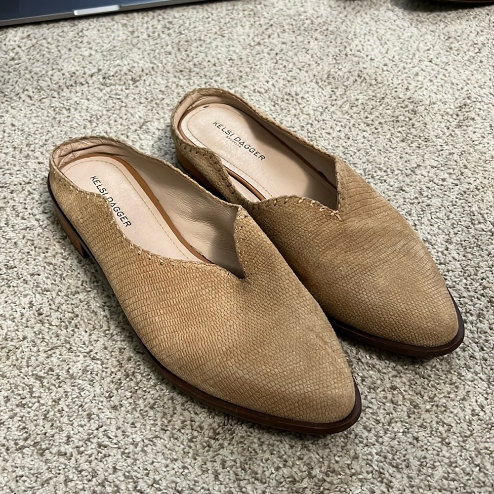 Kelsi dagger adly mules